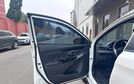 Toyota Yaris XP150 рестайлинг, 2022 год, 1 169 099 рублей, 17 фотография