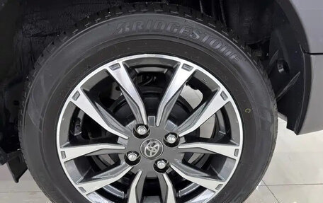 Toyota Yaris XP150 рестайлинг, 2022 год, 1 190 099 рублей, 16 фотография