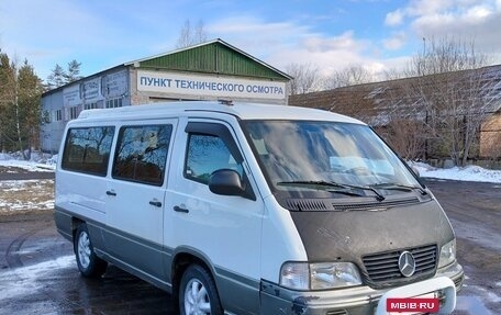 SsangYong Istana, 2000 год, 425 000 рублей, 3 фотография