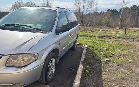 Chrysler Voyager IV, 2005 год, 700 000 рублей, 3 фотография