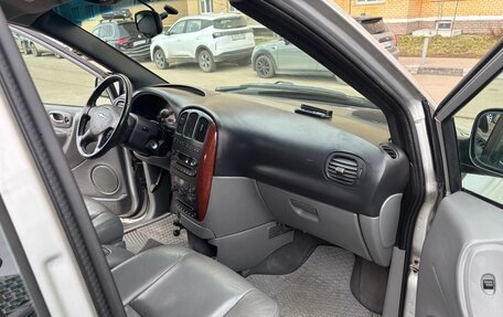 Chrysler Voyager IV, 2005 год, 700 000 рублей, 25 фотография