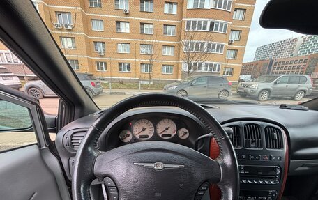 Chrysler Voyager IV, 2005 год, 700 000 рублей, 24 фотография