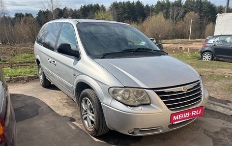 Chrysler Voyager IV, 2005 год, 700 000 рублей, 2 фотография