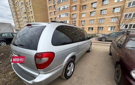 Chrysler Voyager IV, 2005 год, 700 000 рублей, 36 фотография