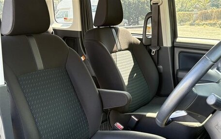 Toyota Roomy I, 2023 год, 948 000 рублей, 10 фотография