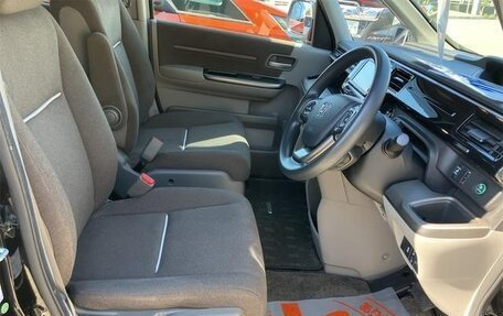 Honda Stepwgn IV, 2017 год, 1 355 000 рублей, 6 фотография