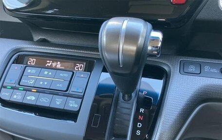 Honda Stepwgn IV, 2017 год, 1 355 000 рублей, 8 фотография