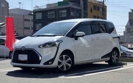 Toyota Sienta II, 2022 год, 1 253 000 рублей, 1 фотография