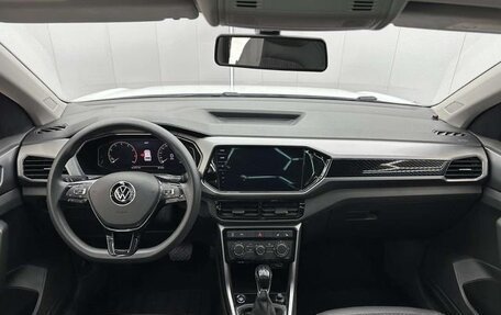 Volkswagen T-Cross I, 2022 год, 1 710 000 рублей, 9 фотография