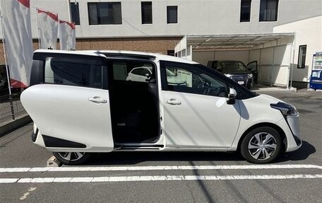 Toyota Sienta II, 2022 год, 1 253 000 рублей, 3 фотография