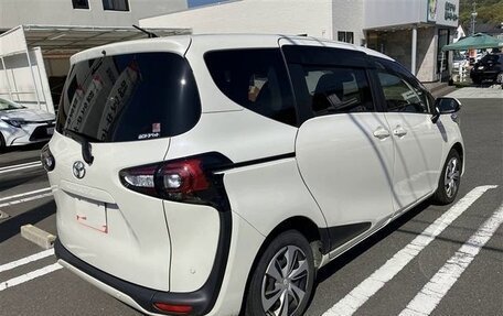 Toyota Sienta II, 2022 год, 1 253 000 рублей, 4 фотография