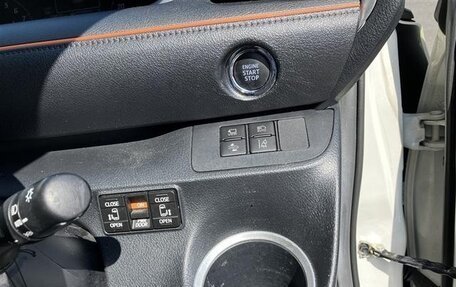 Toyota Sienta II, 2022 год, 1 253 000 рублей, 22 фотография