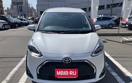 Toyota Sienta II, 2022 год, 1 253 000 рублей, 8 фотография