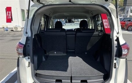 Toyota Sienta II, 2022 год, 1 253 000 рублей, 32 фотография