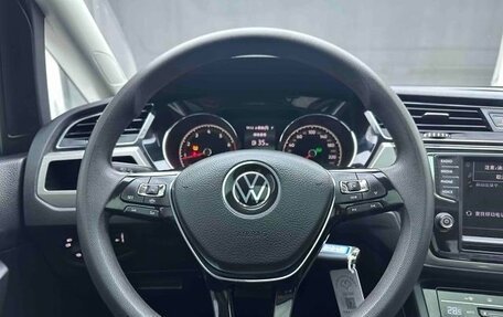 Volkswagen Touran III, 2022 год, 1 830 000 рублей, 12 фотография