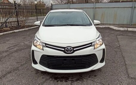 Toyota Vios III, 2022 год, 1 300 000 рублей, 1 фотография