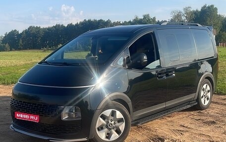 Hyundai Staria, 2022 год, 3 400 000 рублей, 1 фотография