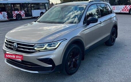Volkswagen Tiguan II, 2021 год, 3 350 000 рублей, 2 фотография