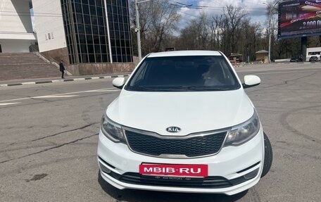 KIA Rio III рестайлинг, 2015 год, 895 000 рублей, 2 фотография