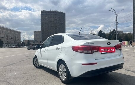 KIA Rio III рестайлинг, 2015 год, 895 000 рублей, 5 фотография