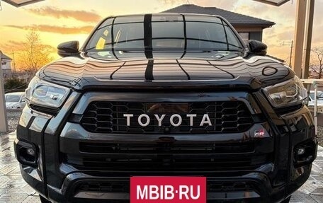 Toyota Hilux VIII, 2022 год, 3 450 000 рублей, 2 фотография