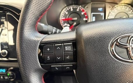 Toyota Hilux VIII, 2022 год, 3 450 000 рублей, 15 фотография