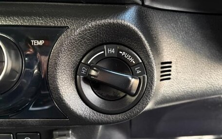 Toyota Hilux VIII, 2022 год, 3 450 000 рублей, 19 фотография