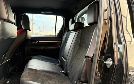 Toyota Hilux VIII, 2022 год, 3 450 000 рублей, 26 фотография