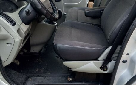 Renault Trafic, 2006 год, 1 300 000 рублей, 3 фотография