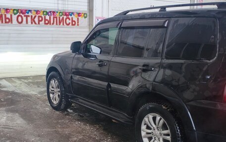 Mitsubishi Pajero IV, 2011 год, 2 460 000 рублей, 2 фотография