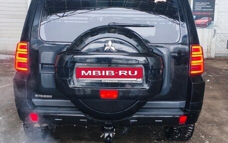 Mitsubishi Pajero IV, 2011 год, 2 460 000 рублей, 4 фотография