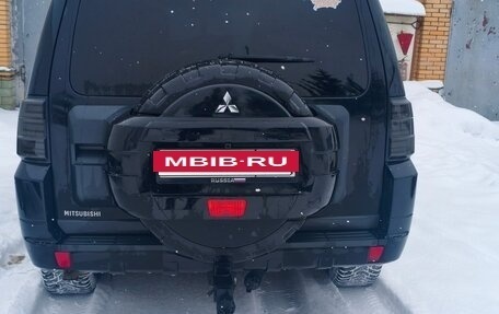 Mitsubishi Pajero IV, 2011 год, 2 460 000 рублей, 8 фотография