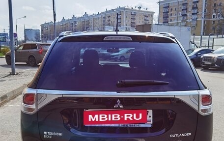 Mitsubishi Outlander III рестайлинг 3, 2013 год, 1 310 000 рублей, 5 фотография
