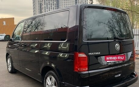 Volkswagen Multivan T6 рестайлинг, 2015 год, 2 700 000 рублей, 7 фотография