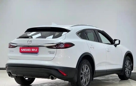 Mazda CX-4, 2023 год, 2 300 000 рублей, 5 фотография