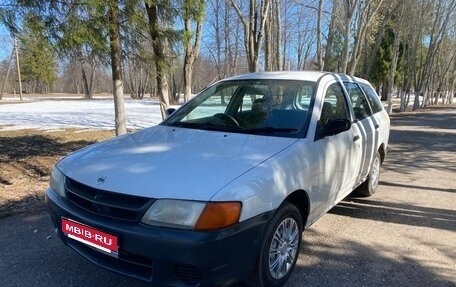 Nissan AD II, 2001 год, 185 000 рублей, 2 фотография