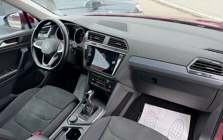 Volkswagen Tiguan II, 2021 год, 3 390 000 рублей, 17 фотография