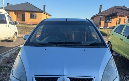 Mitsubishi Colt VI рестайлинг, 2003 год, 320 000 рублей, 2 фотография