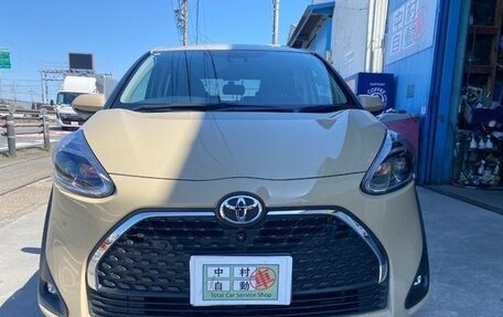 Toyota Sienta II, 2022 год, 1 310 000 рублей, 2 фотография