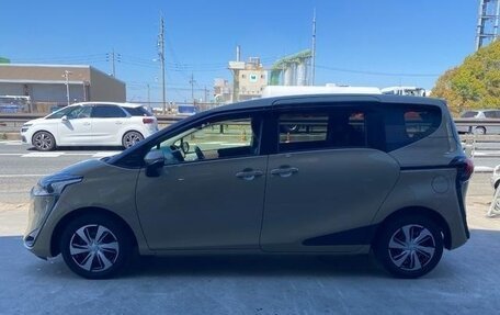 Toyota Sienta II, 2022 год, 1 310 000 рублей, 4 фотография