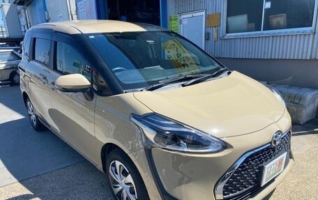 Toyota Sienta II, 2022 год, 1 310 000 рублей, 9 фотография