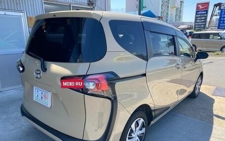 Toyota Sienta II, 2022 год, 1 310 000 рублей, 7 фотография