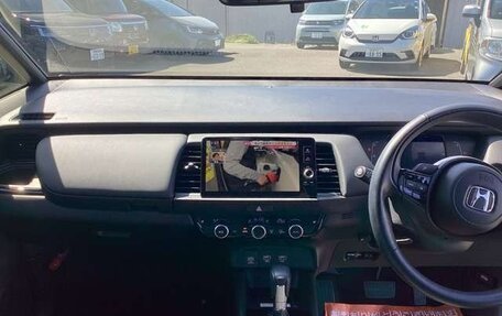 Honda Fit, 2022 год, 1 040 000 рублей, 10 фотография