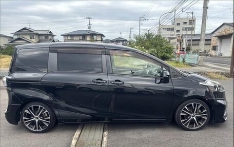 Toyota Sienta II, 2022 год, 1 167 000 рублей, 8 фотография