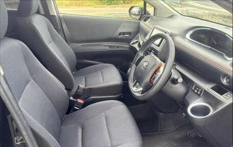 Toyota Sienta II, 2022 год, 1 167 000 рублей, 10 фотография