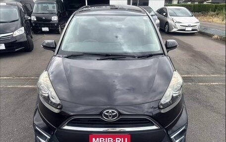 Toyota Sienta II, 2022 год, 1 167 000 рублей, 3 фотография