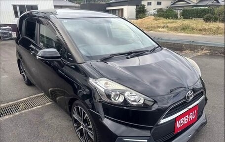 Toyota Sienta II, 2022 год, 1 167 000 рублей, 2 фотография