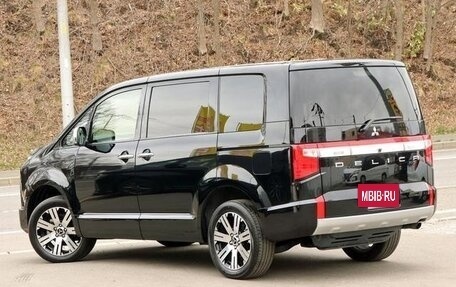 Mitsubishi Delica D:5 I, 2022 год, 2 700 000 рублей, 4 фотография