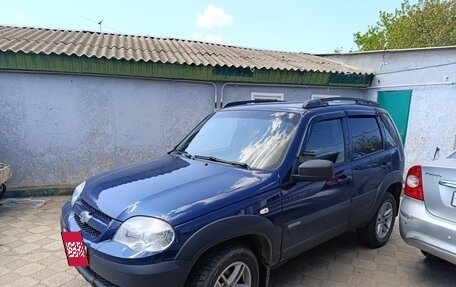 Chevrolet Niva I рестайлинг, 2018 год, 710 000 рублей, 3 фотография