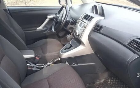 Toyota Verso I, 2011 год, 650 000 рублей, 3 фотография